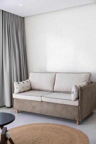 acro caldo suites