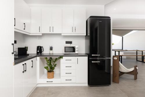 acro caldo suites