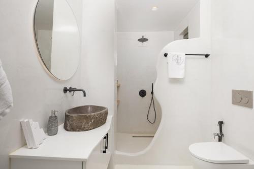 acro caldo suites