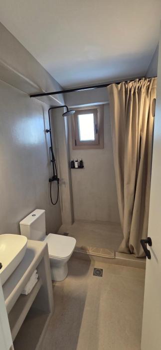 reya suites