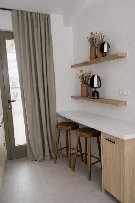 reya suites