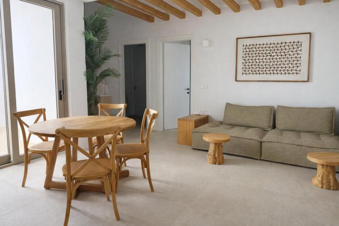 reya suites