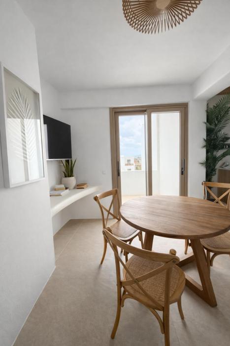 reya suites