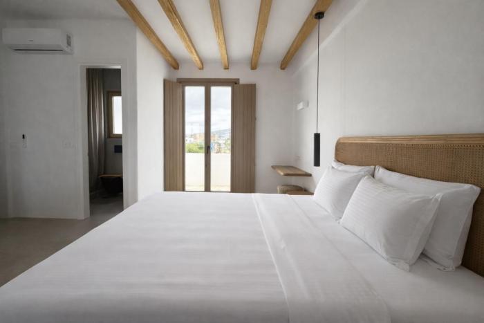 reya suites