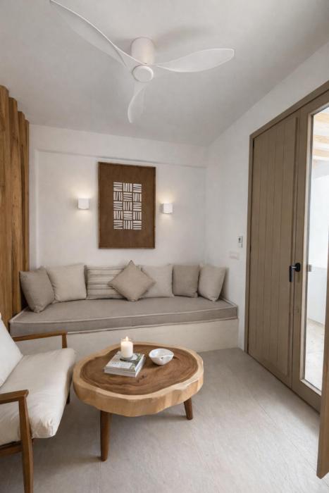 reya suites