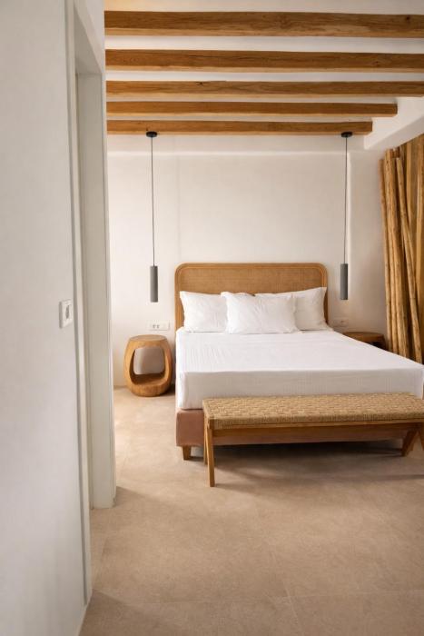 reya suites