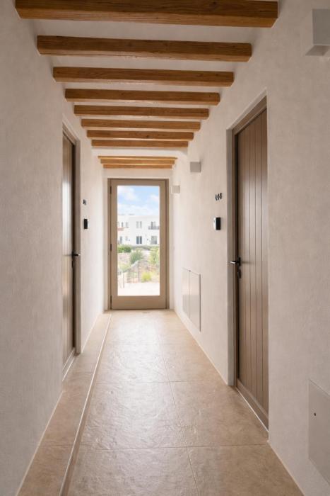 reya suites