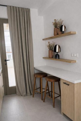 reya suites