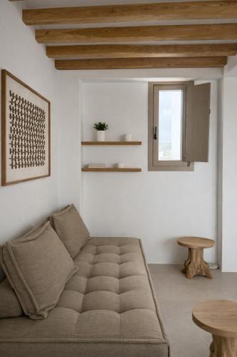 reya suites