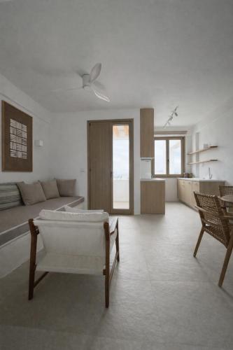 reya suites
