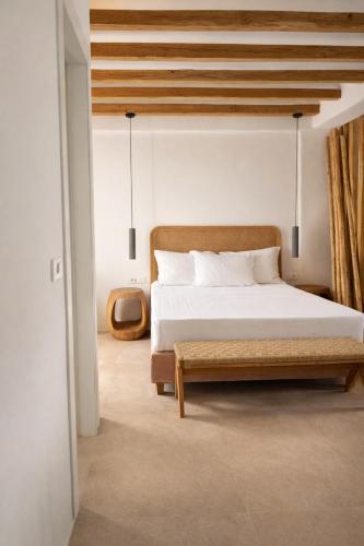 reya suites