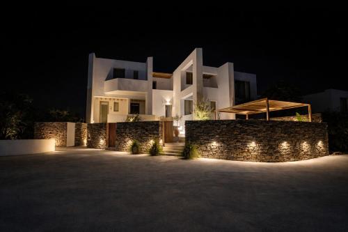 reya suites
