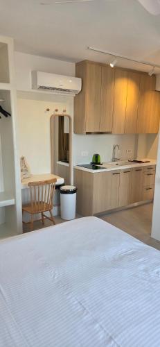 reya suites