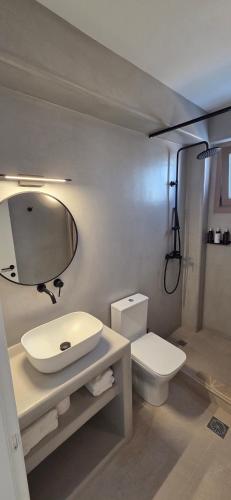 reya suites