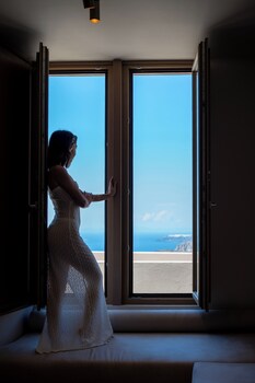 enorme eos santorini