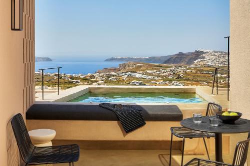 enorme eos santorini