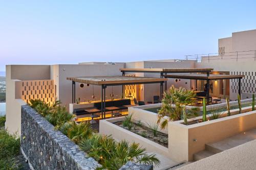 enorme eos santorini