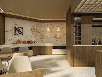 nesean plaza hotel