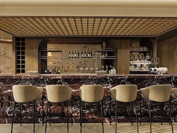 nesean plaza hotel