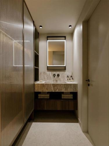 nesean plaza hotel