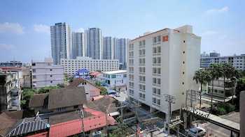 b2 huai khwang boutique and budget hotel