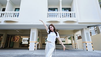b2 huai khwang boutique and budget hotel