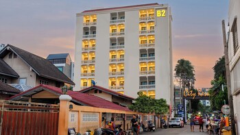 b2 huai khwang boutique and budget hotel