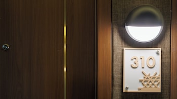 b2 huai khwang boutique and budget hotel
