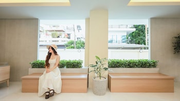 b2 huai khwang boutique and budget hotel