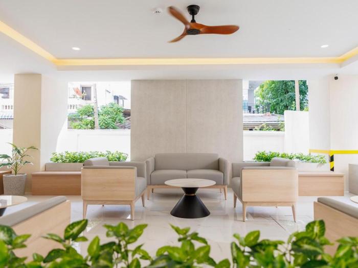 b2 huai khwang boutique and budget hotel