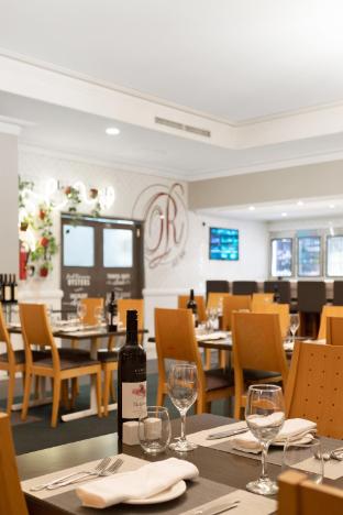 coopers colonial motel