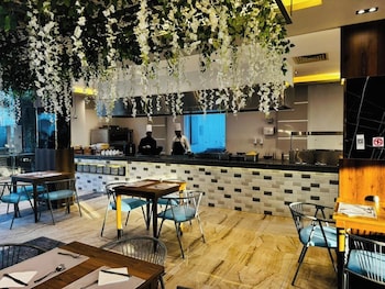 elite sea sky hotel