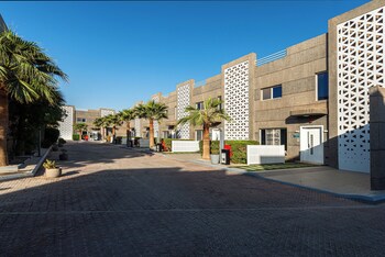 renium al qairawan resort riyadh