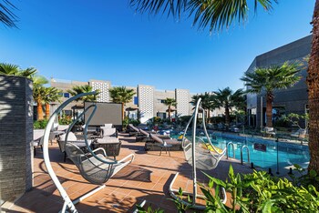 renium al qairawan resort riyadh
