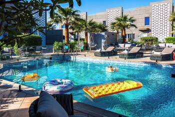 renium al qairawan resort riyadh