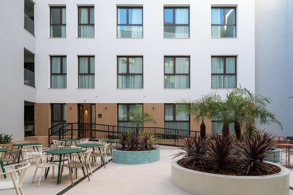 libere seville plaza nueva