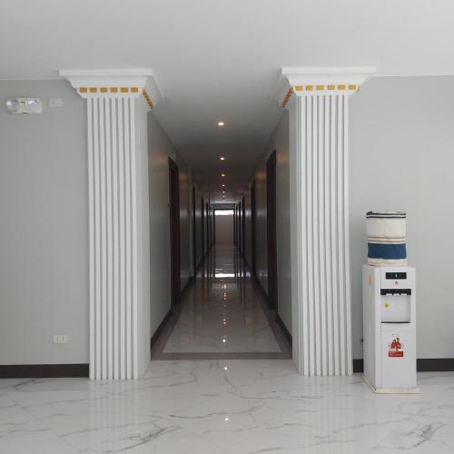 hotel naer