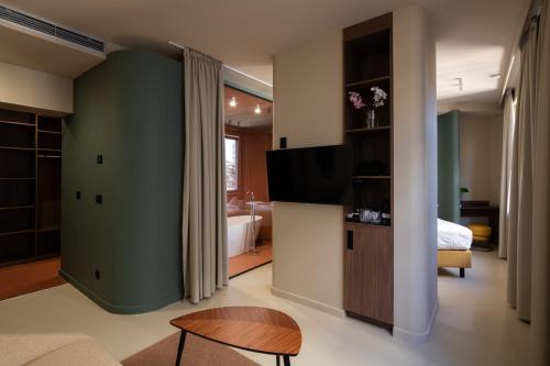 boutique hotel opera