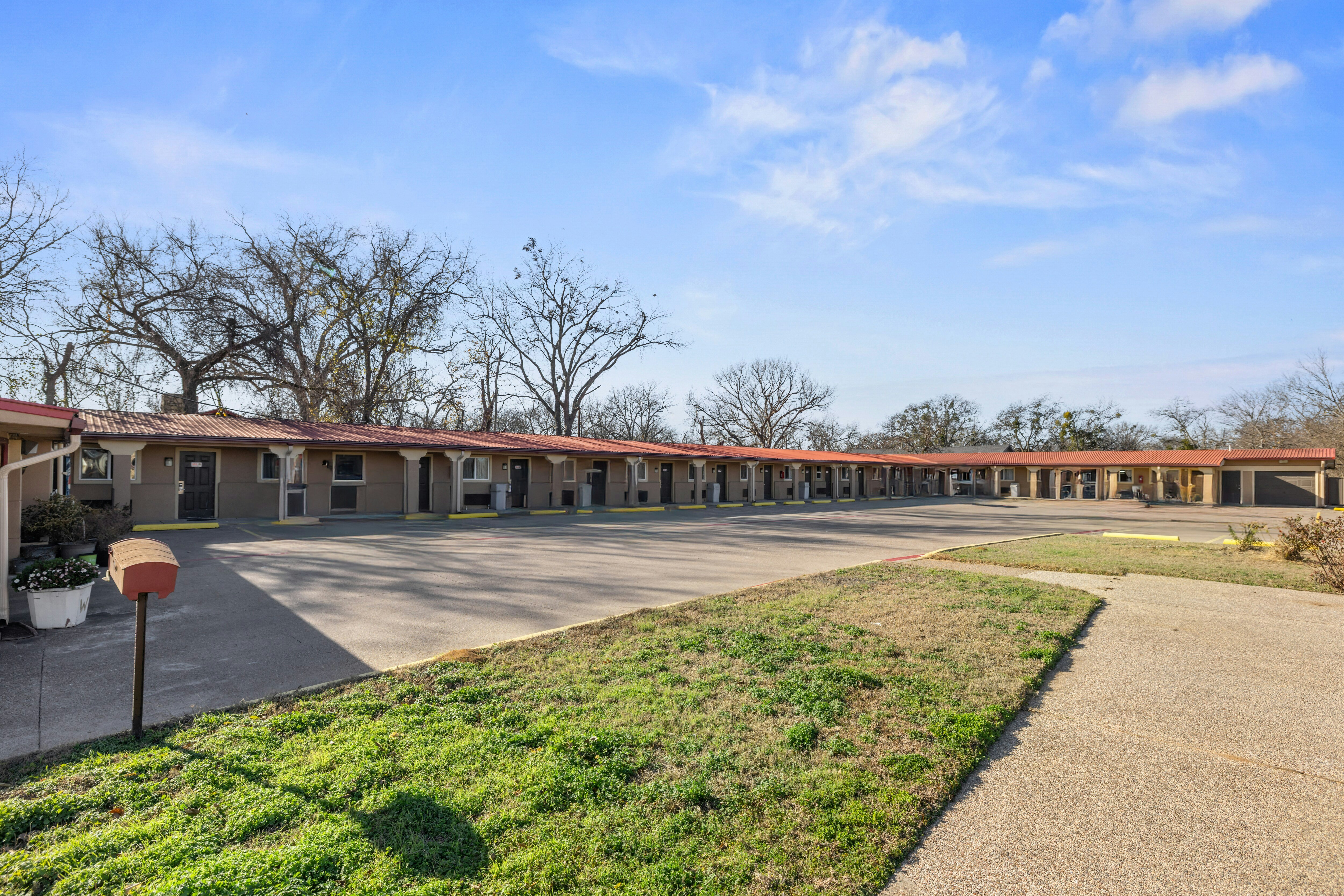 western inn by capital o cleburne tx