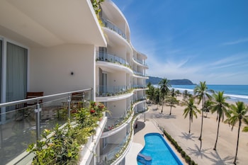 claritas beach bar and resort