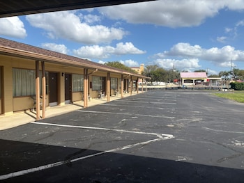 budget host inn ocala near i 75 by hotel o