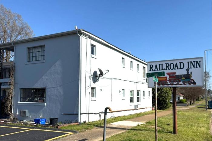 railroad inn amory near tupelo ms