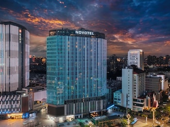 Novotel Living Yunnan Dianchi Times,,2 star