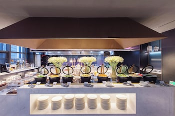 novotel living yunnan dianchi times