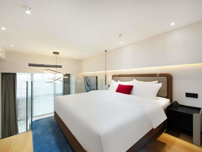novotel living yunnan dianchi times