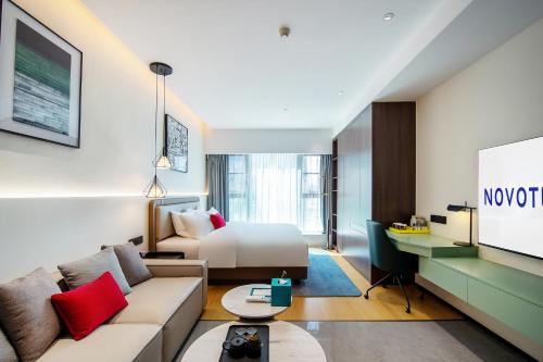 novotel living yunnan dianchi times
