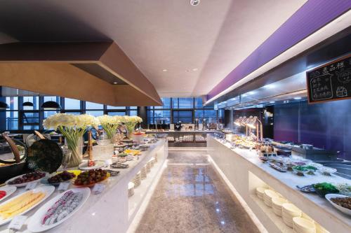 novotel living yunnan dianchi times