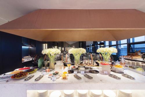 novotel living yunnan dianchi times