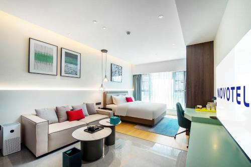 novotel living yunnan dianchi times