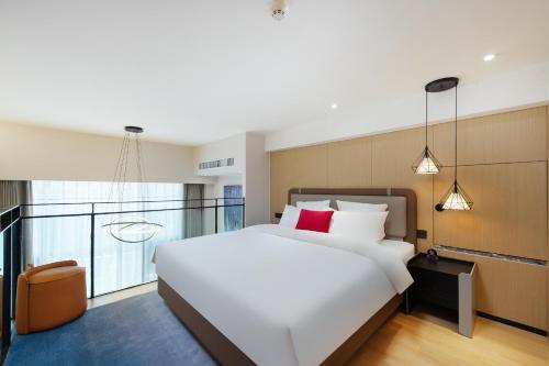 novotel living yunnan dianchi times